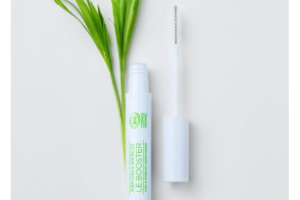 soin pour cils et sourcils de la marque Huygens