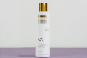 un shampooing Blond Ice Shine d'Innovatis