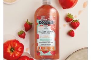 gelée de douche adoucissante fraise et tomate bio de Coslys