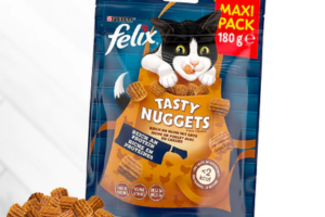 un paquet de friandises pour chats Felix Tasty Nuggets