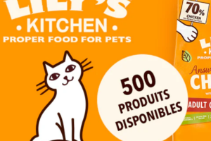 un paquet de croquettes pour chat Chicken Casserole