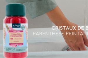 un flacon de cristaux de bain Parenthèse Printanière Kneipp