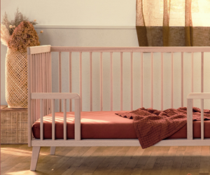 un lit bébé Turia et son matelas Cocolatex