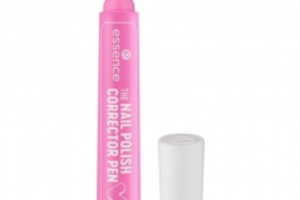 un stylo correcteur vernis à ongles dissolvant Essence