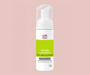 une mousse coiffante Volume intense de Mademoiselle bio
