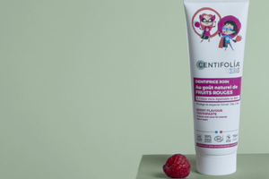 Un dentifrice spécial enfants fruits rouges