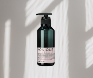 un masque Monique by David Lucas