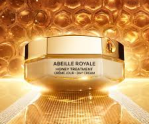 une crème de jour Abeille Royale Guerlain