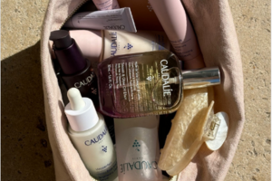 Caudalie trousse remplie de produits de la marque