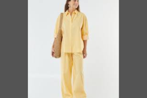 ensemble chemise et pantalon jaune pour femmes de Kiabi